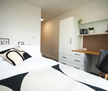 1 bedroom in a flat share to rent - Photo 5