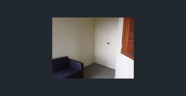 Furnished 2 Bedroom Apartment in Carlton - Photo 1