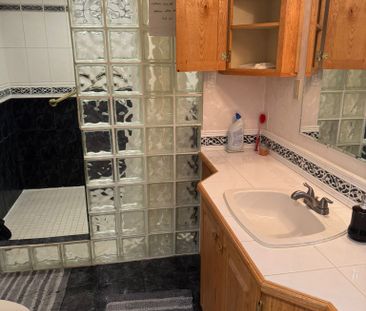 For Lease - 104 Peevers Crescent, Newmarket, Ontario - Photo 6