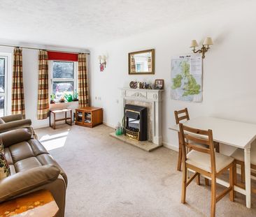 Ref: GF - Roebuck Close - Photo 4