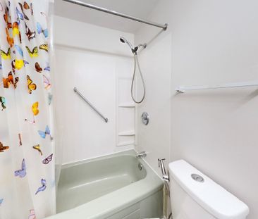 For Lease - 18 Knightsbridge Way, Markham, Ontario - Photo 2