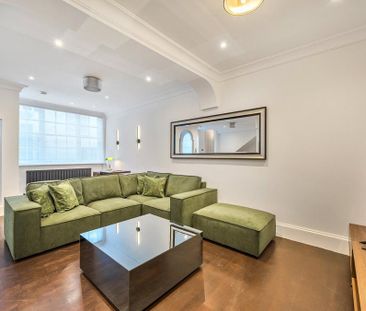3 bedroom mews to rent - Photo 2