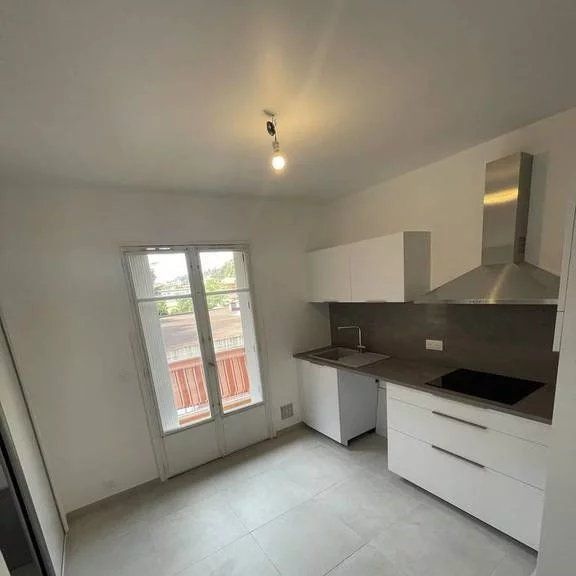 Location Appartement - Saint-André-de-la-Roche - Photo 1