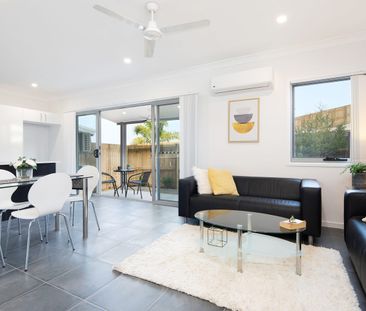 3 bedroom modern townhouse - Low maintenance - Photo 1