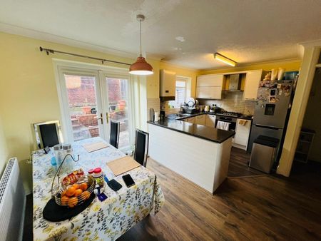 Downside Close, Eastbourne - Photo 5