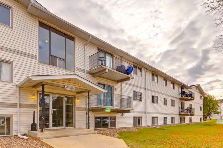 - 1 Bedroom at Willows Apartments - Photo 4