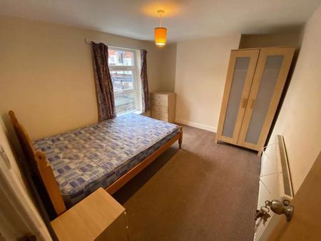 Didsbury village apartment Room 1 - Photo 4