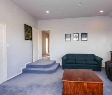 Spacious home in sought after location - Photo 5