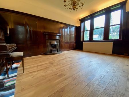 Botham Hall Road, Huddersfield - Photo 2