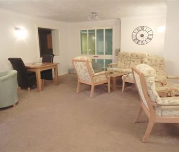 1 bedroom retirement property to rent - Photo 4
