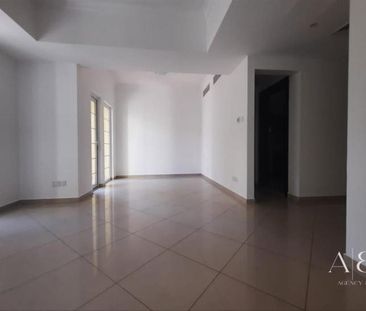 Private Garden | Ground Floor | Family Commuinity - Photo 1