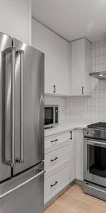 MAPLE RIDGE - 3 BEDROOM, 2.5 BATHROOM TOWNHOUSE - Photo 3