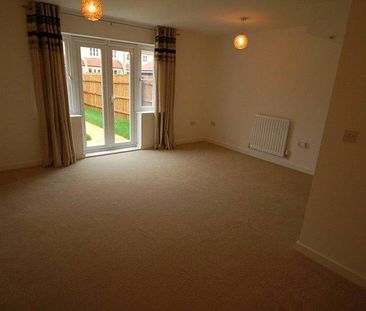 3 bedroom semi-detached house to rent - Photo 1