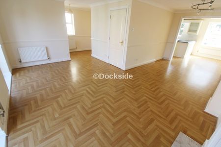 4 bed house to rent in Fennel Close, Rochester, ME1 - Photo 2