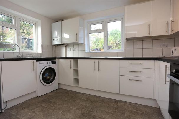 4 bedroom house to rent - Photo 1