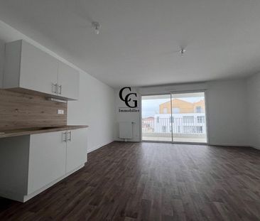 Location Appartement 3 pièces 75m² LES SORINIERES 44840 - Photo 1