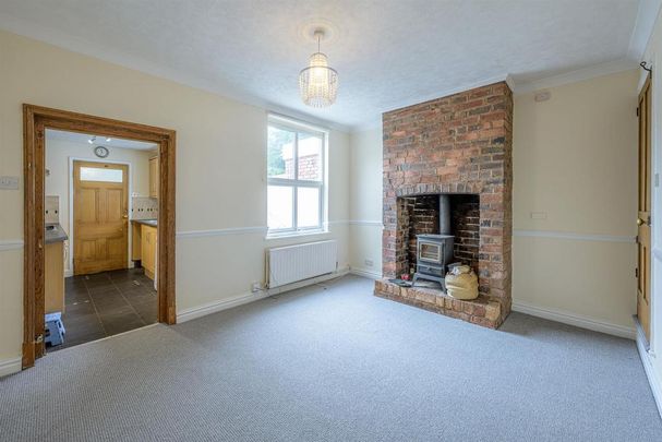 3 bedroom semi-detached house to rent - Photo 1