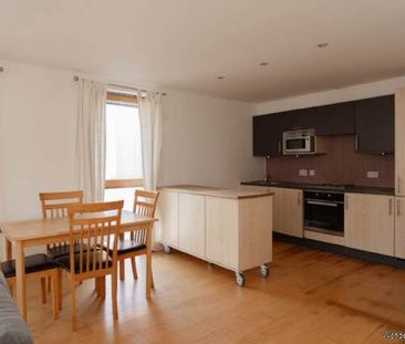 2 bedroom property to rent in Epsom - Photo 1