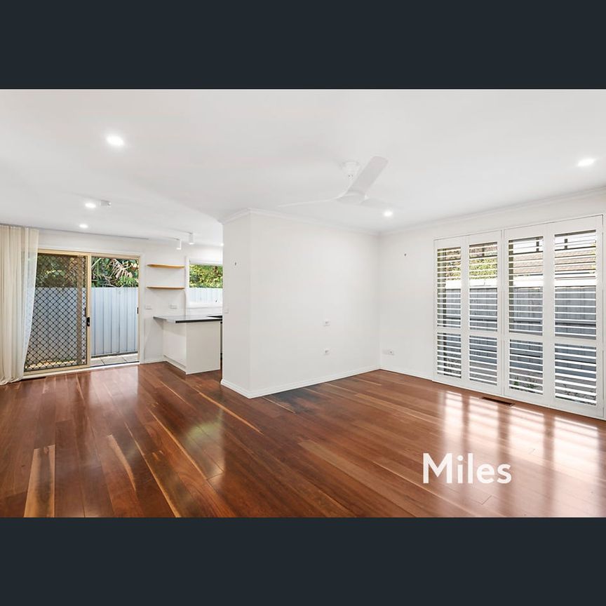 DELIGHTFUL RENOVATED VILLA UNIT - Photo 1
