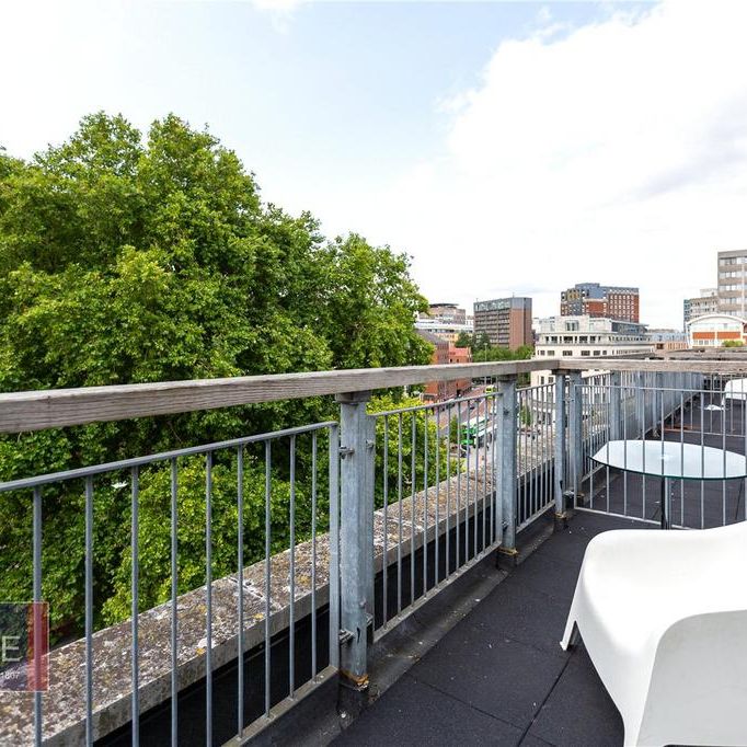 1 bedroom penthouse to rent - Photo 1