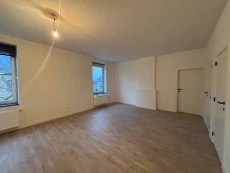 Appartement met een opp. van 100m² gelegen in centrum Kermt - Photo 2