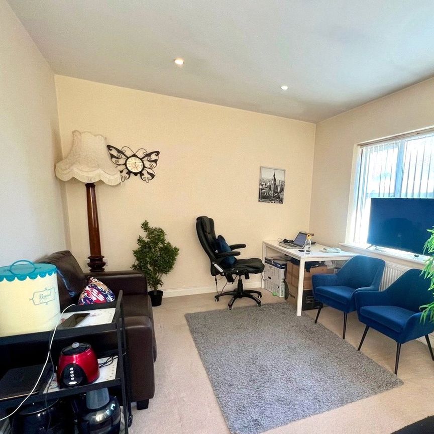 1 bedroom semi-detached bungalow to rent - Photo 1