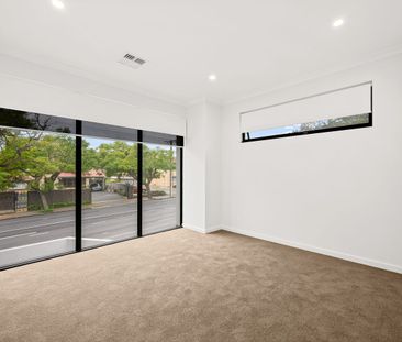 Stunning Townhouse on the City Fringe! - Photo 6