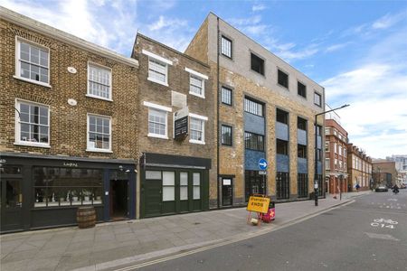 A three double bedroom Town House which has just had a full refurbishment which is perfectly located for both Borough and Southwark Stations. - Photo 5