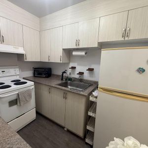 2 ½ studio, à louer, Laval (LDR), tout inclus, libre 1ier juillet à pied métro cartier - Photo 2