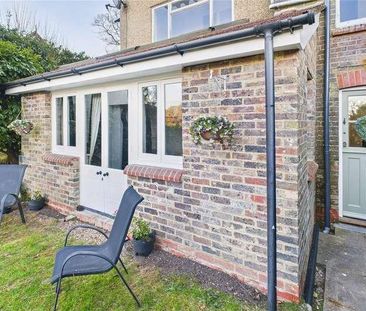 College Lane, East Grinstead, West Sussex, RH19 - Photo 1