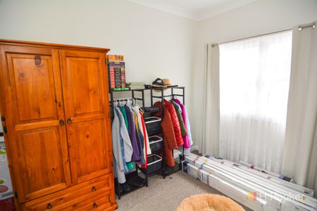 Modern, Sleek & Stylish - Photo 5