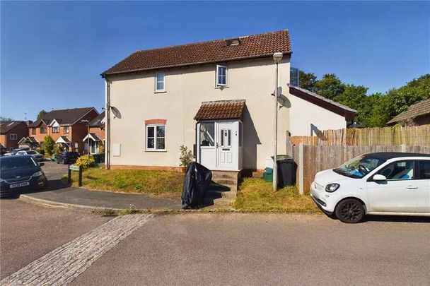 Burdock Close, Burghfield Common, Reading, RG7 - Photo 1