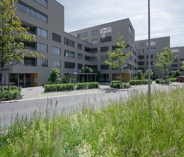 Appartement moderne de 4,5 pièces avec balcon à la gare de Lyss - Photo 3
