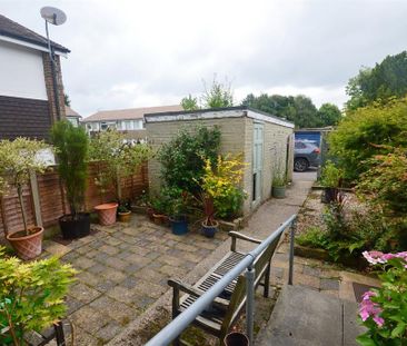 2 bedroom end of terrace house to rent - Photo 6