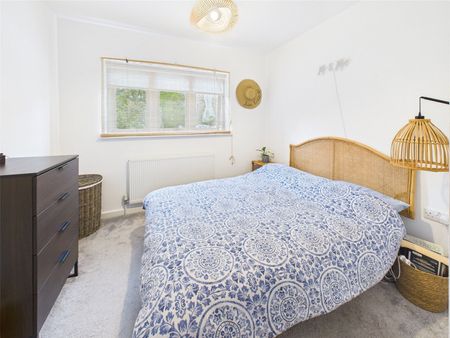 Norwood Close, Twickenham, Twickenham, TW2 - Photo 3