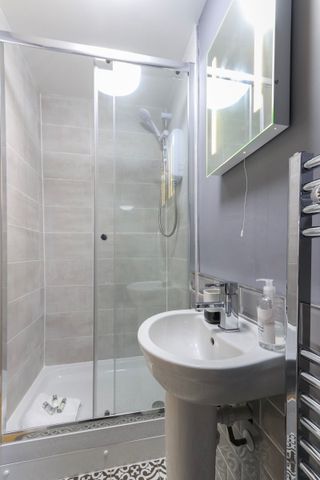 Studio Apartment – Medium Let - Photo 4