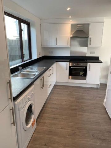 2 bedroom apartment to rent - Photo 3