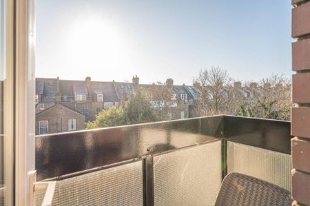 3 bedroom flat to rent - Photo 4