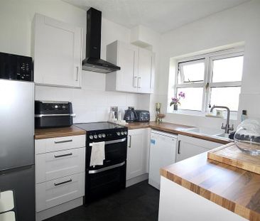 2 bedroom flat to rent - Photo 6