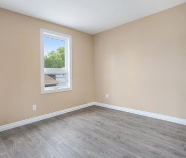 For Lease - 258 Park Street Unit# 2, Vanier and Kingsview Park, Ont... - Photo 3