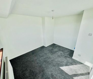 2 bedroom semi-detached house to rent - Photo 3