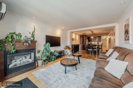 Spacious furnished apartment for rent located in the heart of Montréal - Photo 2