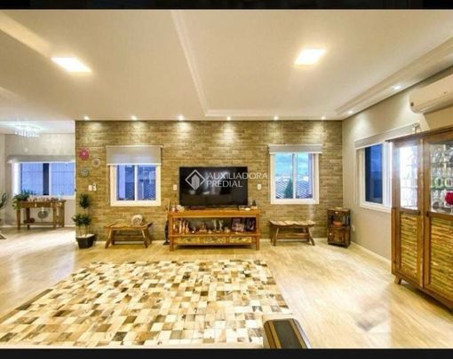Casa com 3 quartos e 257m² para alugar em Igara, Canoas. - Foto 1