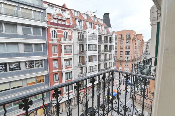 Bilbao - Photo 1