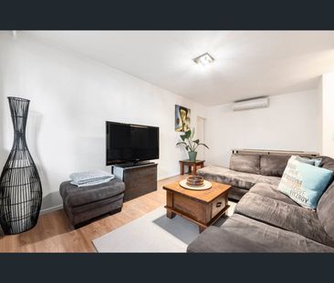 2/62 Alma Road, St Kilda, Vic 3182 - Photo 3