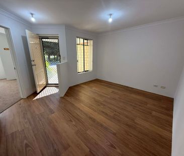 Newly Refreshed Spacious Home - Photo 6