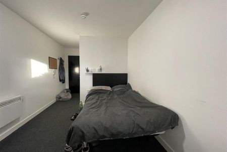 3 bedroom flat to rent - Photo 2