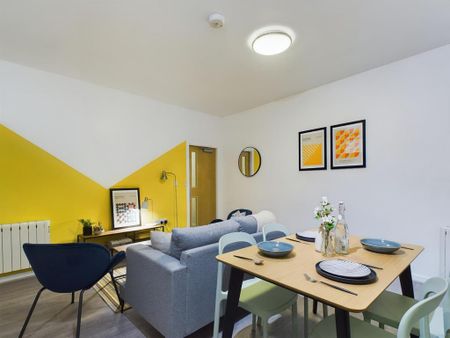 4 bedroom flat to rent - Photo 5