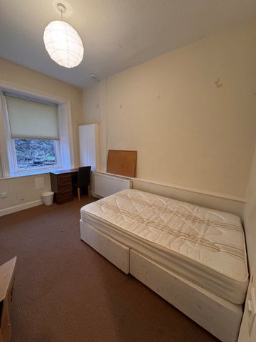 3 bedroom apartment to rent - Photo 5