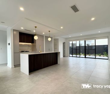 Modern 3-Bedroom Plus Study Townhouse – Prime Eastwood Location - Photo 3